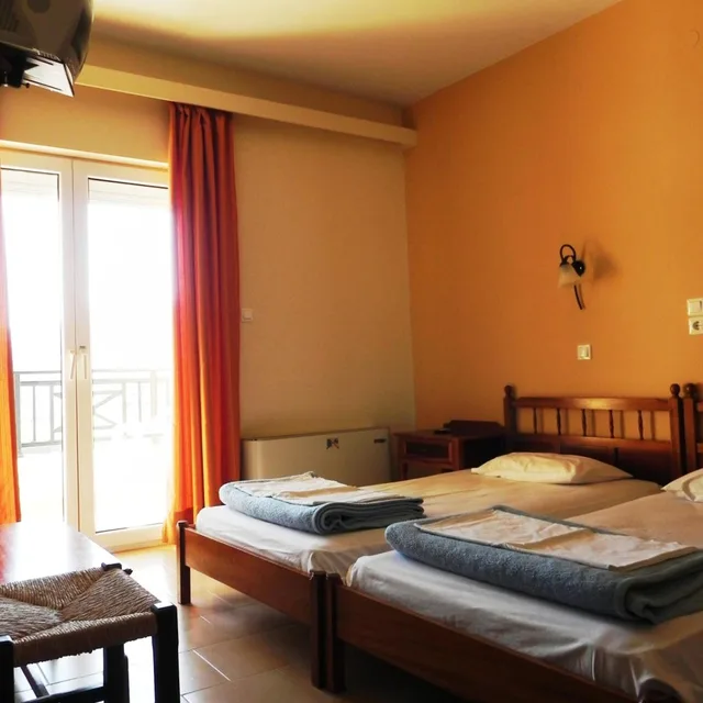 Room, Double Bed, Street View, Mountain View، Kissamos Hotel 1/3