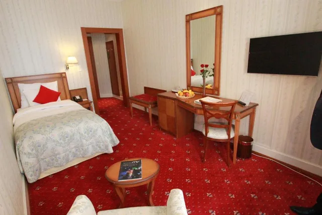 Standard, Single, GOLF HOTEL RENE CAPT 1/1