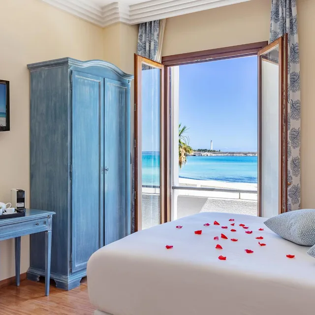 غرفة سوبيريور ثلاثية بإطلالة على البحر، Hotel Mira Spiaggia 1/3