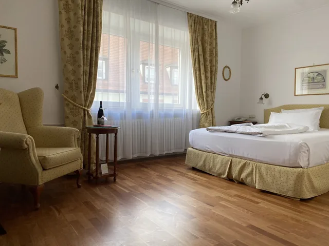 Superior, Queen Bed, Hotel Deutscher Kaiser 3/5