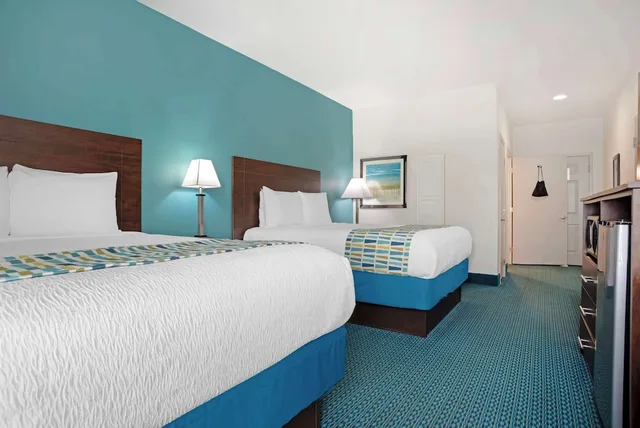 غرفة قياسية بسريرين كوين لذوي الإعاقة، Best Western Plus Blue Angel Inn 2/8