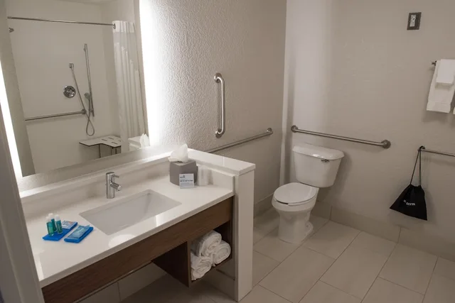 غرفة قياسية بسرير فردي، Holiday Inn Express & Suites Dayton SW - University Area by IHG 3/5