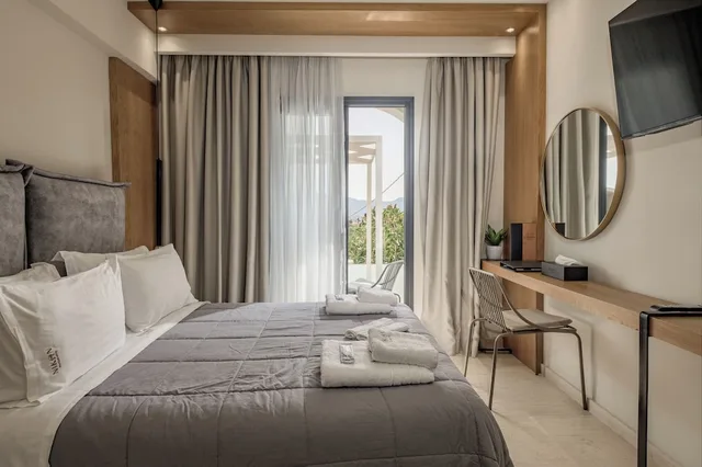 غرفة سوبيريور بسرير كوين بجاكوزي، Nikon Boutique Hotel 1/9