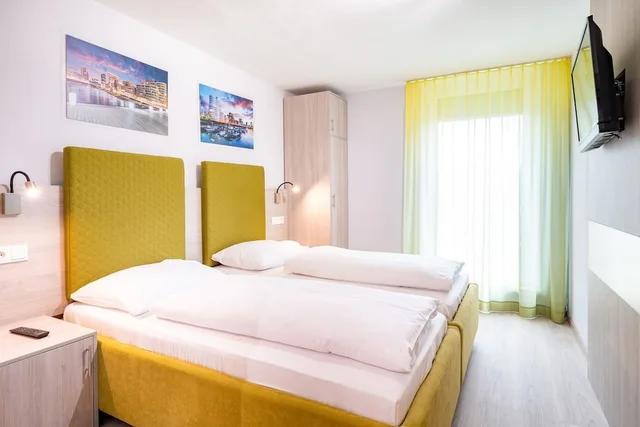 Design, Penthouse, Twin Beds, 1 Queen and 1 Double Bed, City View, Sofa، Hotel Am Spichernplatz 2/4