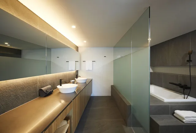 Deluxe, Suite, King Bed, Lake View, Pool Access، Lahan Select Gyeongju 5/5