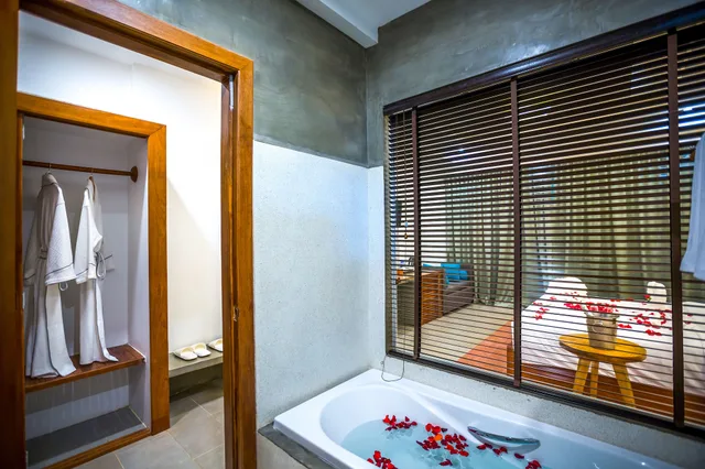 Landmark, Suite, Double Bed, Pool View، The Tito Suite Residence 5/5