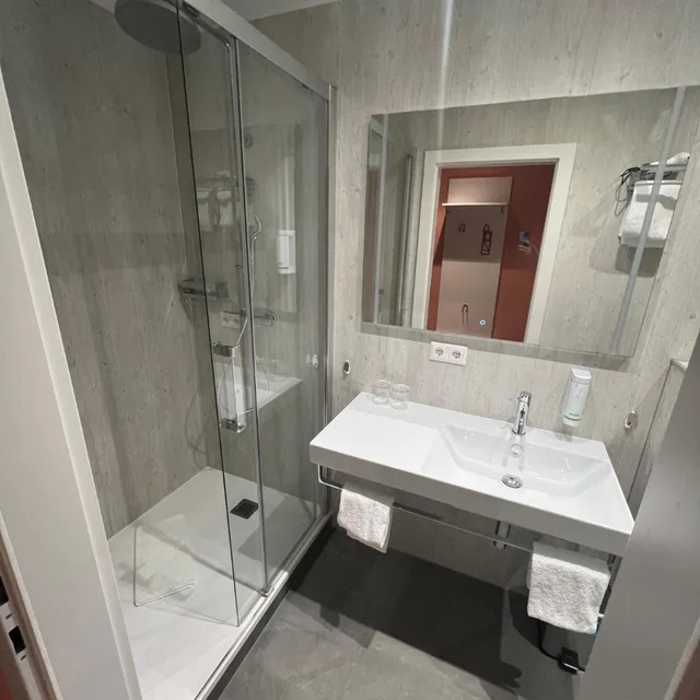 غرفة بسرير كينج، Hotel Caroline 5/8