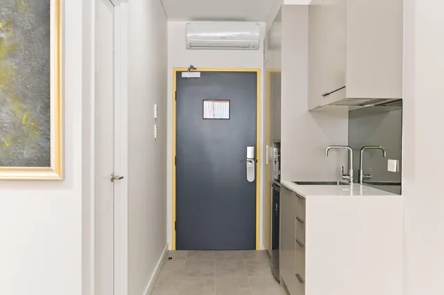 Studio, Double Bed, Valuesuites Green Square 1/1