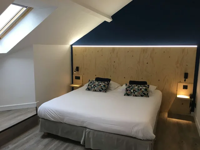 غرفة عائلية بسرير كينج مع أريكة، Best Western Bridge Hotel Lyon East 1/3