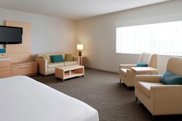 غرفة بسرير مزدوج، Delta Hotels By Marriott Prince Edward 4/6