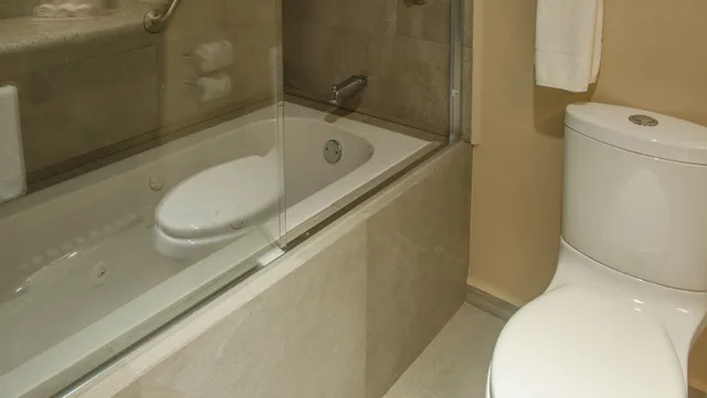 جناح بسرير كينج في الطابق العلوي، Holiday Inn Express and Suites Celaya 3/3