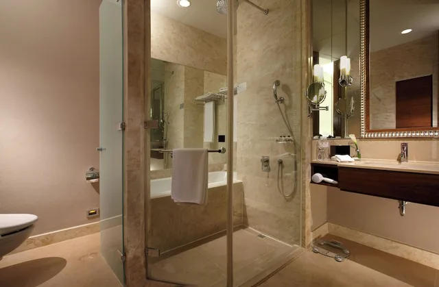 غرفة تنفيذية بسريرين منفصلين، Miramar Garden Taipei Hotel 2/3