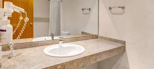 غرفة بسريرين منفصلين، B&B HOTEL Barcelona Mollet Porta de Gallecs 2/2