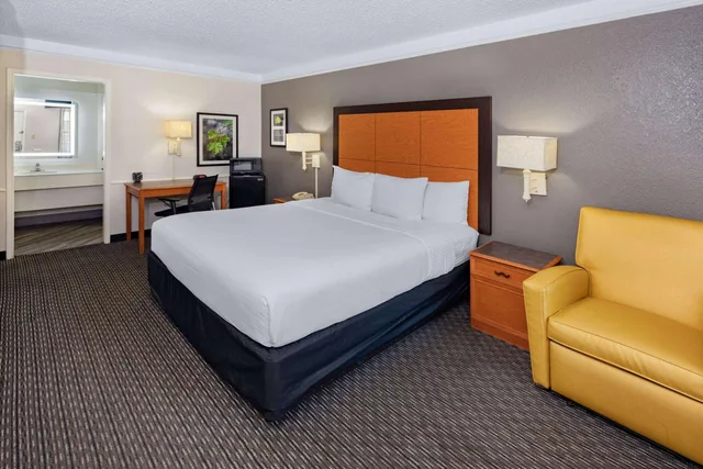 غرفة ديلوكس بسرير كينج، La Quinta Inn Laredo I-35 7/10