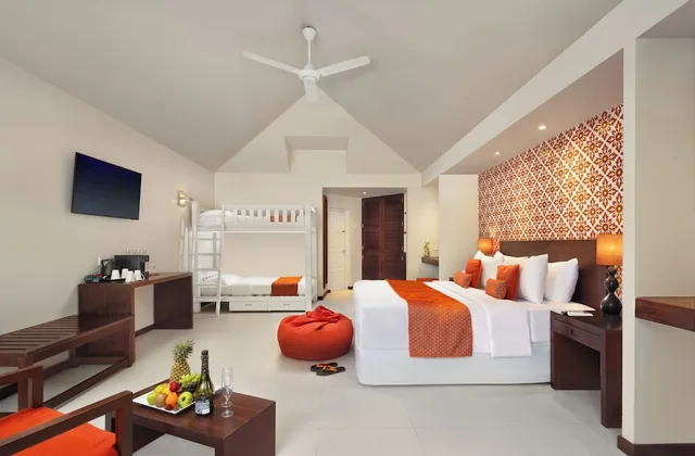 Beach, Deluxe, Villa, King Bed، Adaaran Select Hudhuran Fushi 2/6