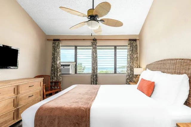 شقة سكنية بسرير كوين وسرير مزدوج بغرفتي نوم مع أريكة بمطبخ، Banyan Harbor Resort 4/10