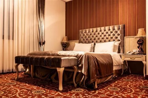 جناح جونيور، Atropat Old City Hotel 2/2