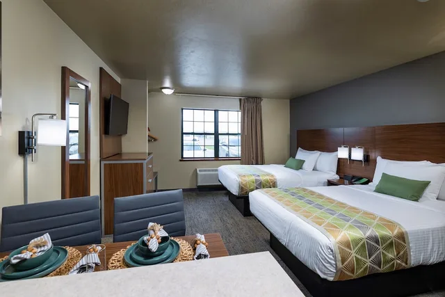 جناح تنفيذي بسريرين مزدوجين، Extended Stay Airport 2/8