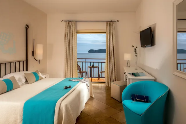 Superior, Queen Bed, Sea View, Balcony, El Faro Hotel 1/8
