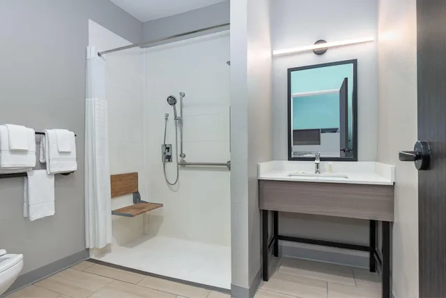 غرفة بسرير كوين لذوي الإعاقة، ECHO Suites Extended Stay by Wyndham Dallas Plano/Richardson 6/8