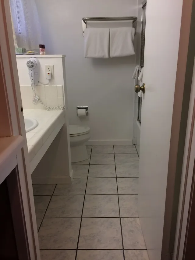 غرفة قياسية بسرير كينج، Oak Motel Palo Alto 2/2