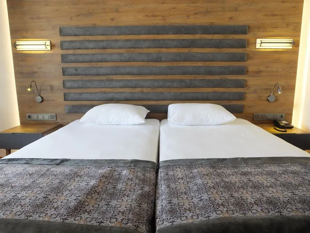 غرفة بسرير مزدوج بإطلالة على المسبح، Riviera Zen Hotel - Adult Only 3/10