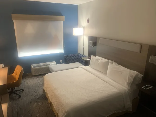 جناح بسرير كينج بغرفة نوم واحدة، Holiday Inn Express & Suites West Point - Fort Montgomery 2/4