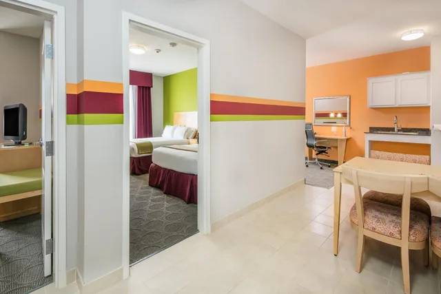 جناح بغرفتي نوم، Holiday Inn Express Suites Clute Lake Jackson 1/6