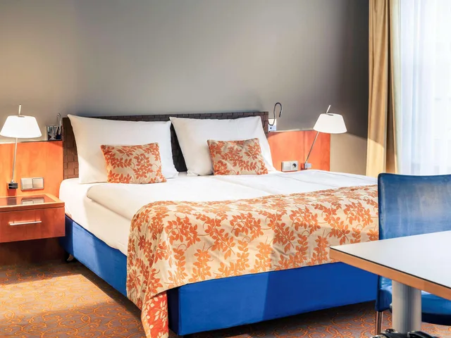 جناح عائلي بغرفتي نوم مع أريكة، Mercure Hotel & Residenz Checkpoint Charli 2/5