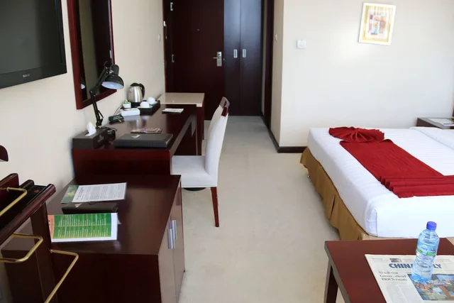 غرفة قياسية بسرير كوين، Harmony Hotel 3/3