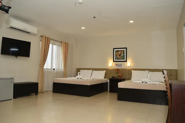 Premium, Columbus Plaza Hotel 1/2