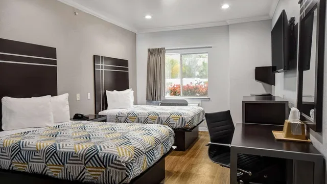 غرفة قياسية بسريرين مزدوجين للمدخنين، Motel6 Humble, TX - Houston International Airport 1/7