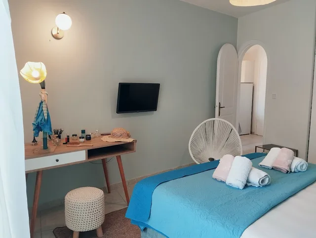 شقة اقتصادية بسرير كوين بغرفة نوم واحدة مع أريكة، Villa Daizy 9/10