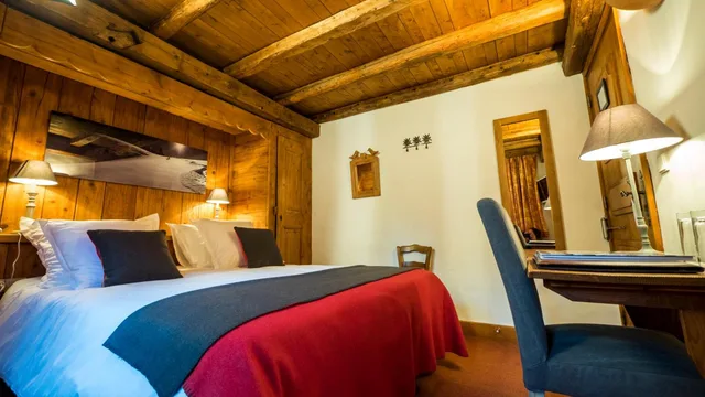 Standard, Double Bed, Forest View, Le Merilys 3/8