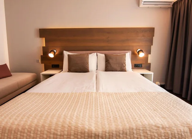 غرفة قياسية ثلاثية بإطلالة على المدينة بشرفة، Polo Inn 3/5