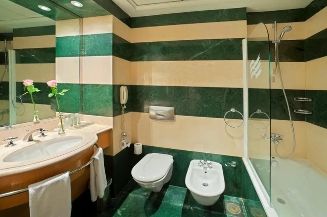 غرفة قياسية بسرير مزدوج، Crowne Plaza Hotel Beirut 2/2