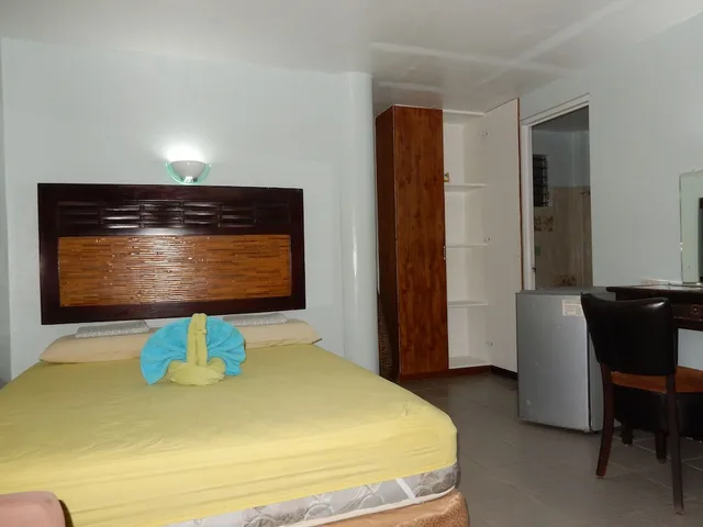 Standard, Twin Beds, with Fan، Seafari Resort Oslob 1/2
