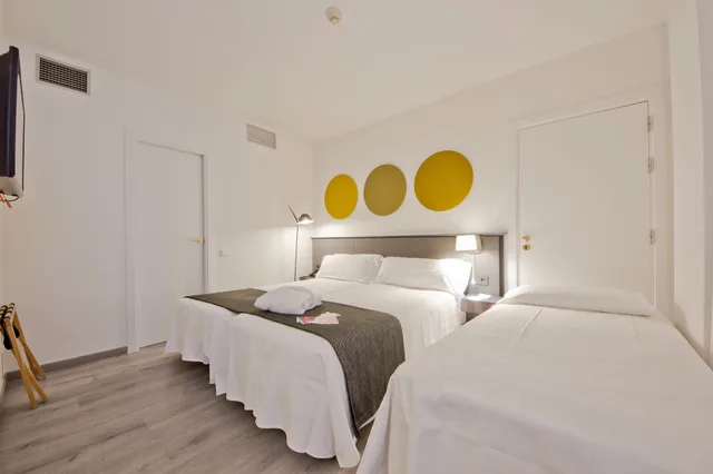 غرفة ثلاثية بثلاثة أسرّة بمطبخ، Aparthotel Atenea Valles 3/8
