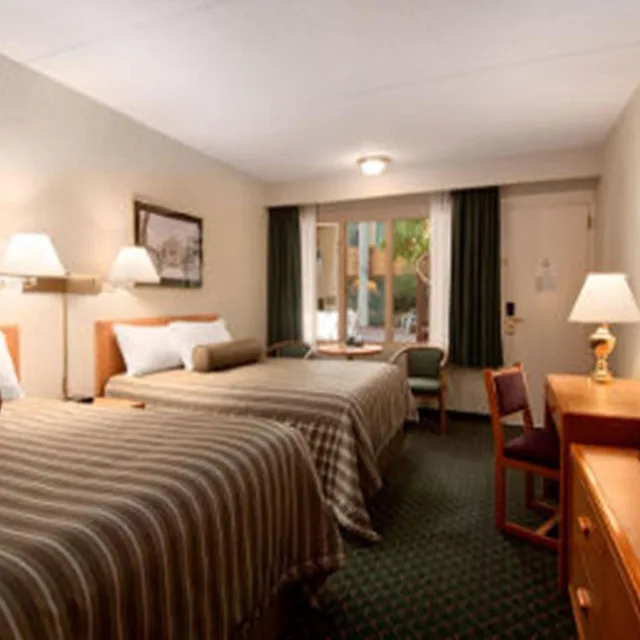 غرفة ديلوكس بسريرين كوين، Travelodge by Wyndham Winnipeg East 3/10