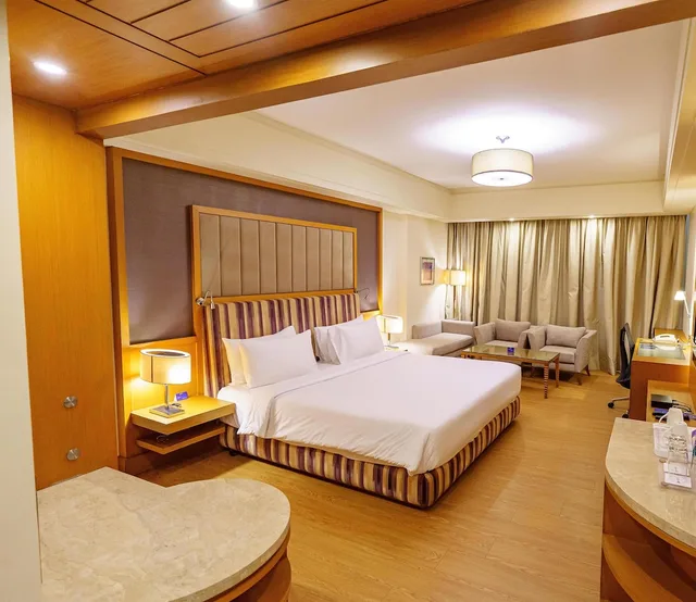 غرفة ديلوكس بسرير كينج، Radisson Blu Hotel Indore 7/10