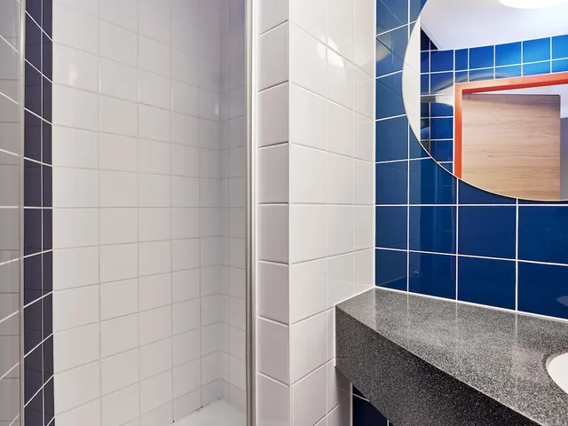 غرفة بسريرين منفصلين، B&B Hotel Saarbrucken-Hbf 3/3