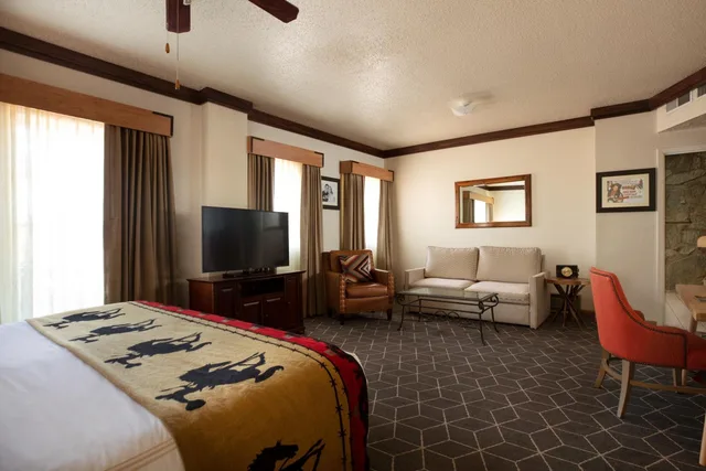 جناح رئاسي، El Rancho Hotel 4/6