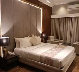 غرفة كلوب بريميوم، Hotel Poonja International 1/1