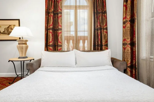 1 Bedroom, Bi Level, Loft, Suite, King Bed, Sofa، Casa Monica Resort & Spa, Autograph Collection 4/5