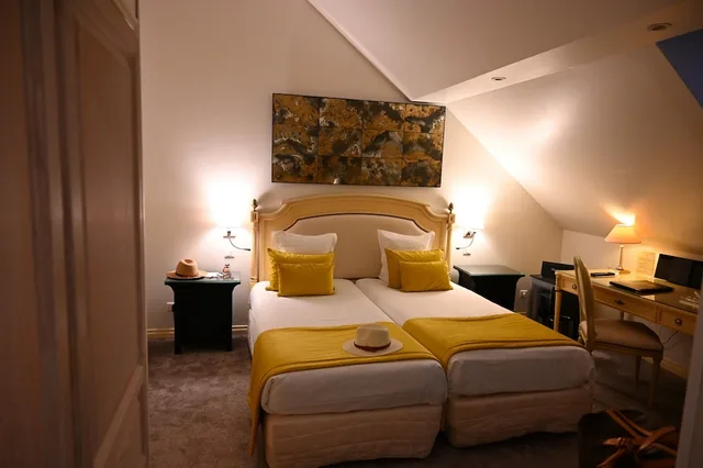 غرفة قياسية بسريرين منفصلين بحمام خاص، La Villa Eugene 1/7