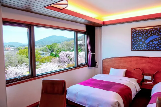 غرفة بسريرين منفصلين بإطلالة على المتنزه في الطابق العلوي، Hotel Chourakukan 1/3