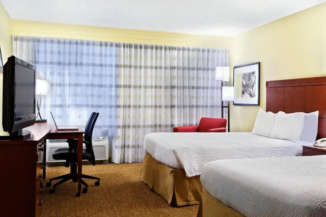 غرفة بسريرين مزدوجين، Courtyard Houston Brookhollow 1/8