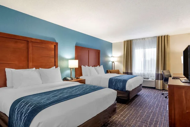 Standard, 2 Queen Beds, Comfort Inn and Suites Lees Summit Kansas City 1/7