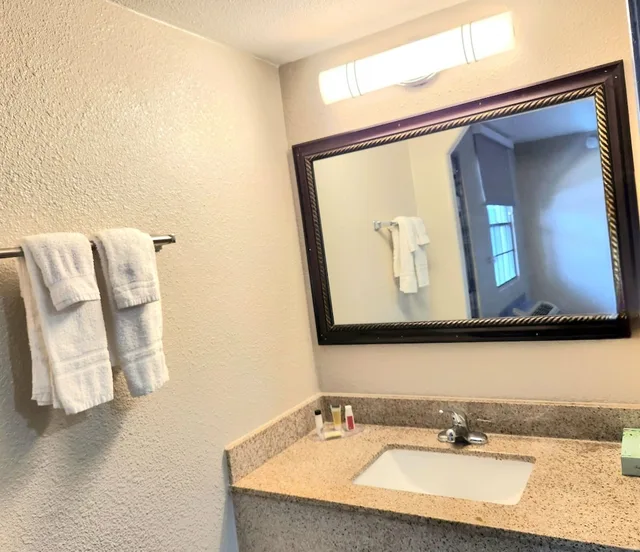 غرفة بسرير كينج لذوي الإعاقة، Days Inn By Wyndham Houston 10/10