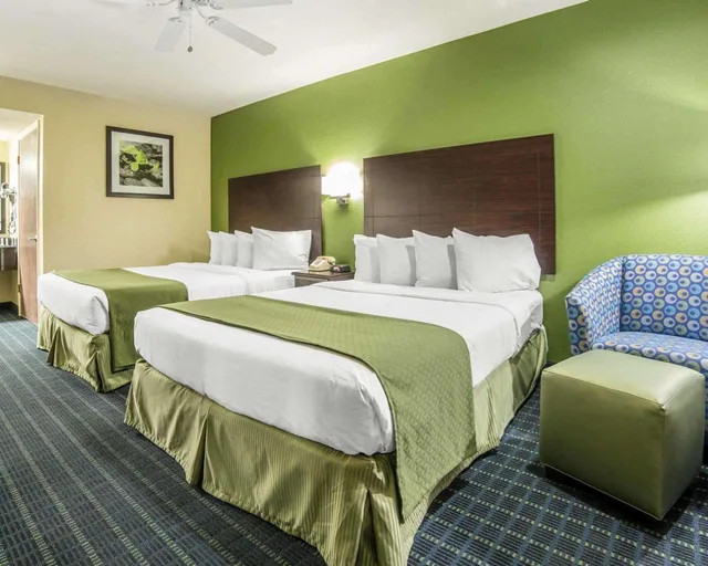 غرفة رباعية بسريرين كوين، Quality Inn Needles, CA 3/4